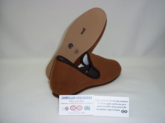 Pantuflas Modelo 17 fieltro y lana 100% natural, fabricada a mano mostaza liso tallas de 27 a 46